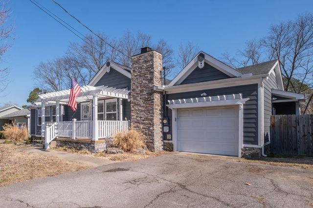 625 Netherlands Dr, Hermitage, TN 37076