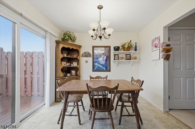 262 Spruce Ct, Raritan Twp., NJ 08822