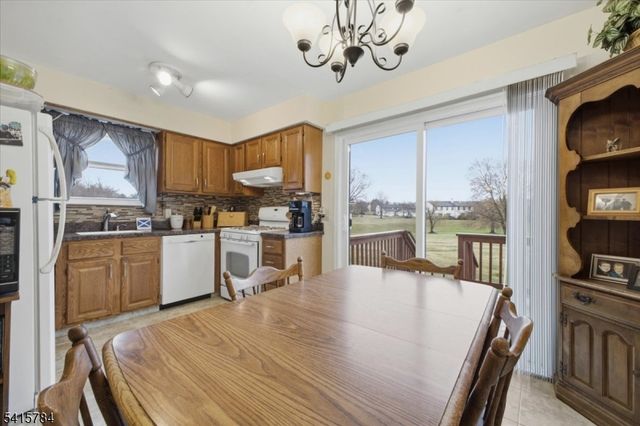 262 Spruce Ct, Raritan Twp., NJ 08822