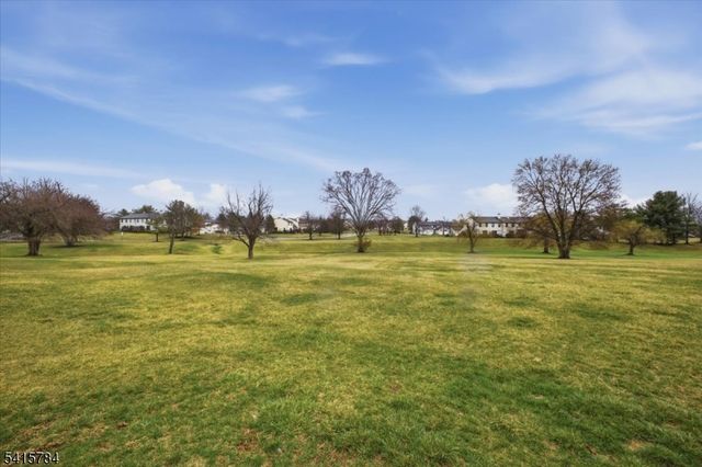 262 Spruce Ct, Raritan Twp., NJ 08822