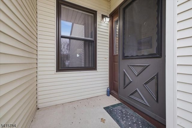 262 Spruce Ct, Raritan Twp., NJ 08822