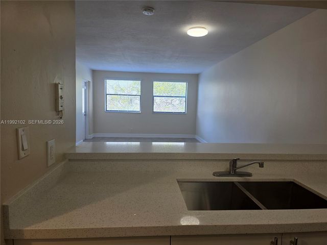 8100 Geneva Ct 432, Doral, FL 33166