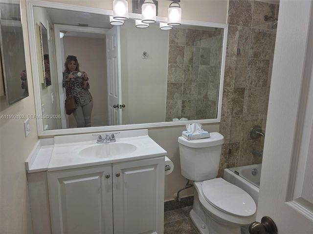 8100 Geneva Ct 432, Doral, FL 33166