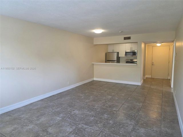 8100 Geneva Ct 432, Doral, FL 33166