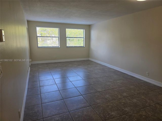 8100 Geneva Ct 432, Doral, FL 33166