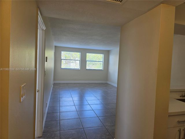 8100 Geneva Ct 432, Doral, FL 33166