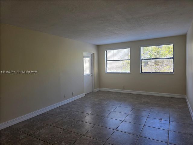 8100 Geneva Ct 432, Doral, FL 33166