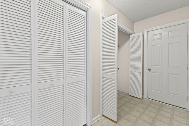 5908 Cabot Drive, Indianapolis, IN 46221