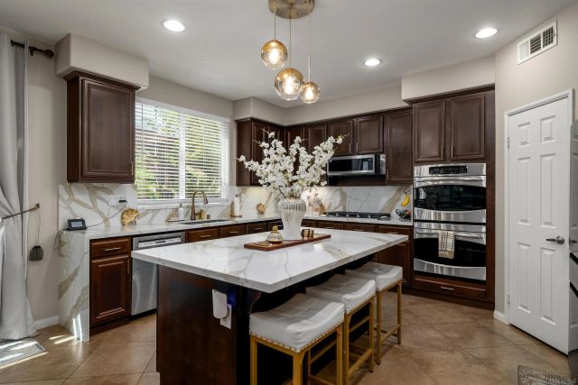 35631 Sainte Foy Street, Murrieta, CA 92563