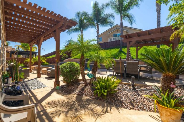 35631 Sainte Foy Street, Murrieta, CA 92563