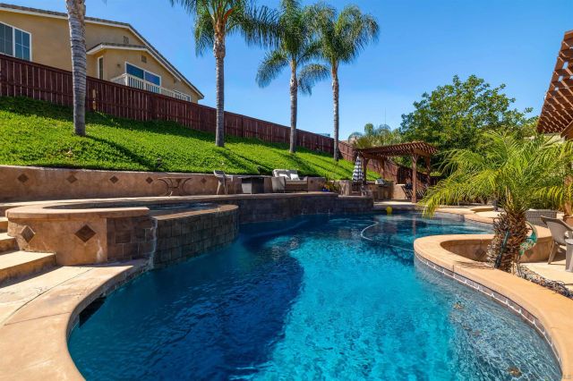 35631 Sainte Foy Street, Murrieta, CA 92563