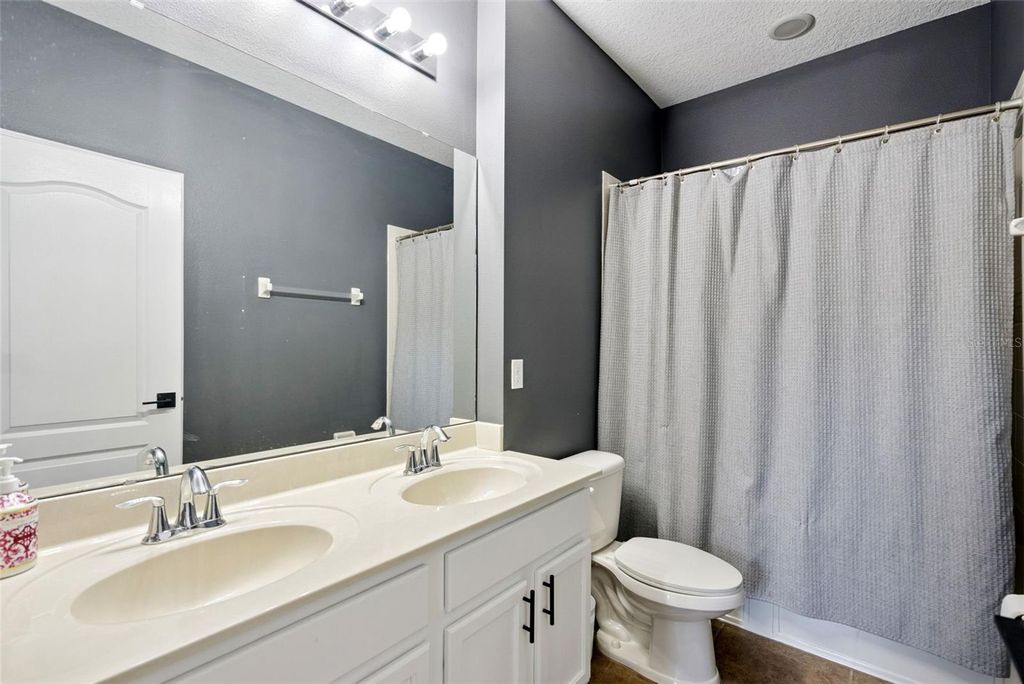 Image 13 of property listing at 9979 ARMANDO CIRCLE, Orlando, FL 32825