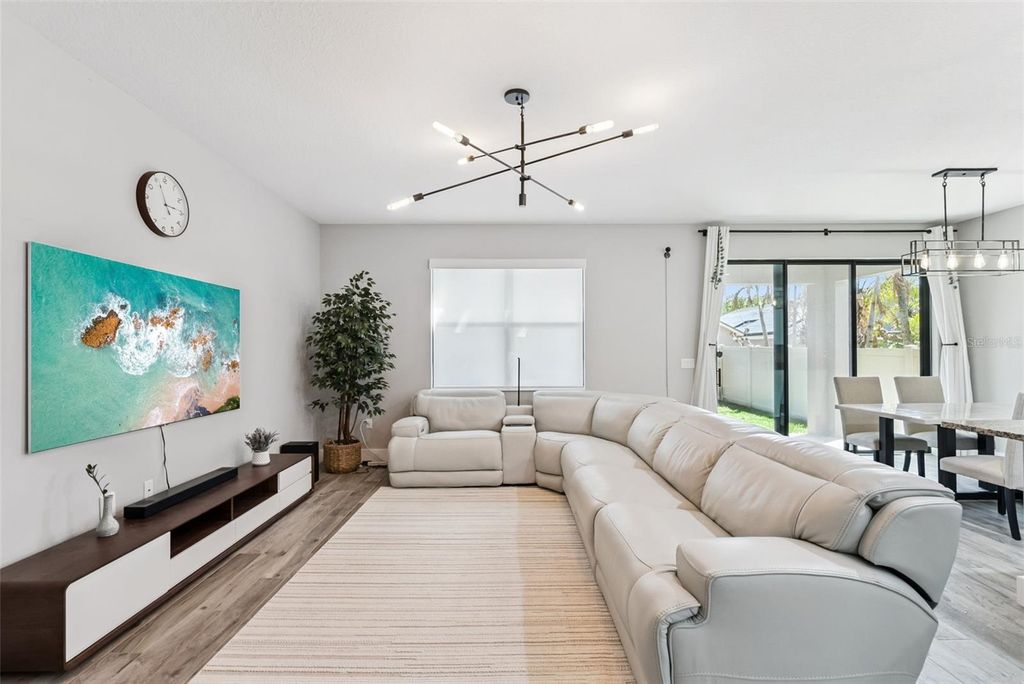 Image 4 of property listing at 9979 ARMANDO CIRCLE, Orlando, FL 32825