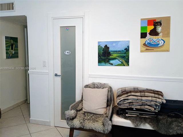 437 Golden Isles Dr 4J, Hallandale Beach, FL 33009