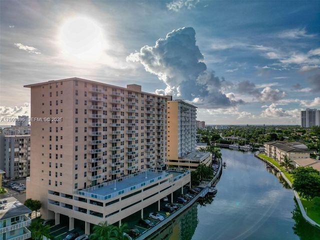 437 Golden Isles Dr 4J, Hallandale Beach, FL 33009