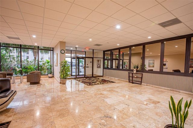 437 Golden Isles Dr 4J, Hallandale Beach, FL 33009