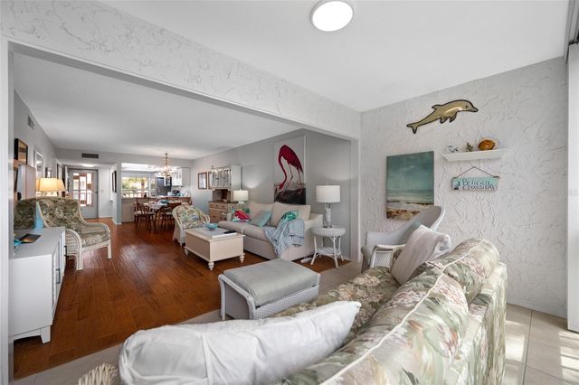 121 ISLAND WAY 323, Clearwater Beach, FL 33767