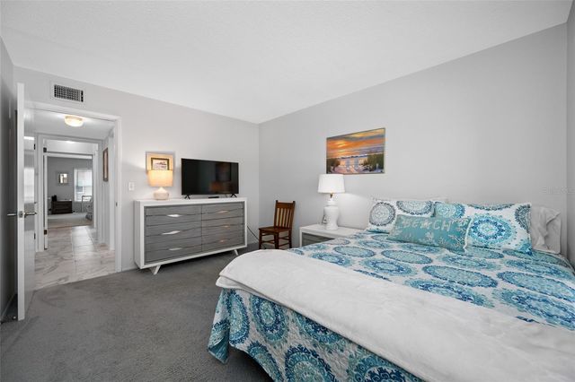 121 ISLAND WAY 323, Clearwater Beach, FL 33767