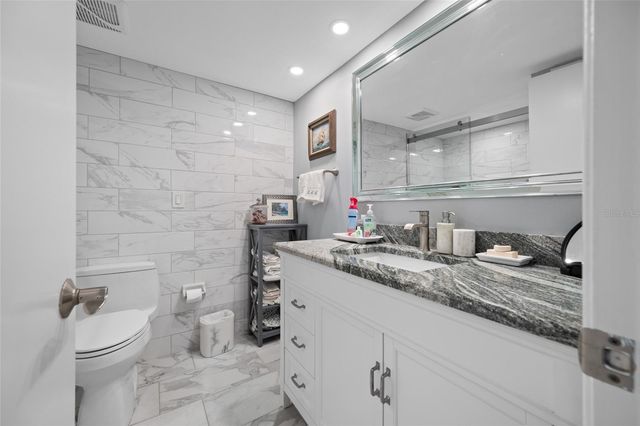 121 ISLAND WAY 323, Clearwater Beach, FL 33767