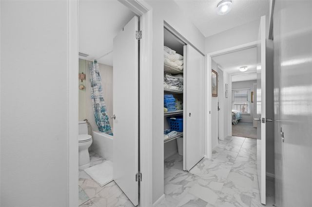 121 ISLAND WAY 323, Clearwater Beach, FL 33767