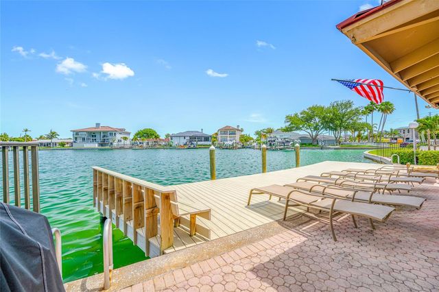 121 ISLAND WAY 323, Clearwater Beach, FL 33767