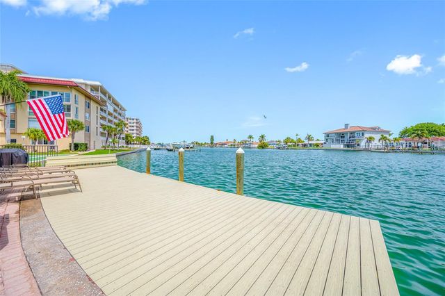 121 ISLAND WAY 323, Clearwater Beach, FL 33767