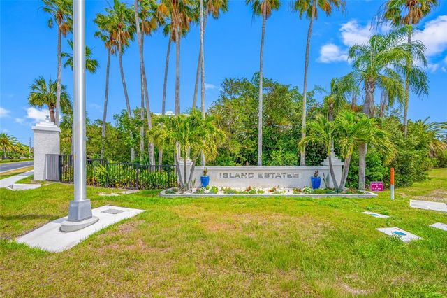 121 ISLAND WAY 323, Clearwater Beach, FL 33767