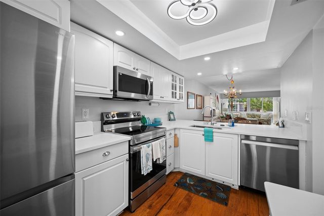 121 ISLAND WAY 323, Clearwater Beach, FL 33767