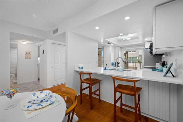 121 ISLAND WAY 323, Clearwater Beach, FL 33767