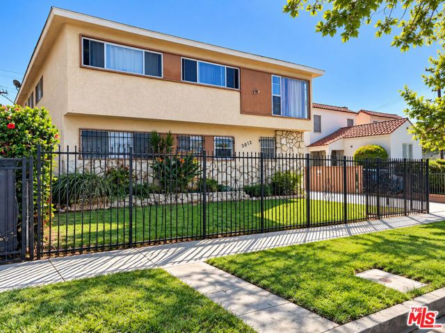 3012 Alsace Avenue, Los Angeles, CA 90016