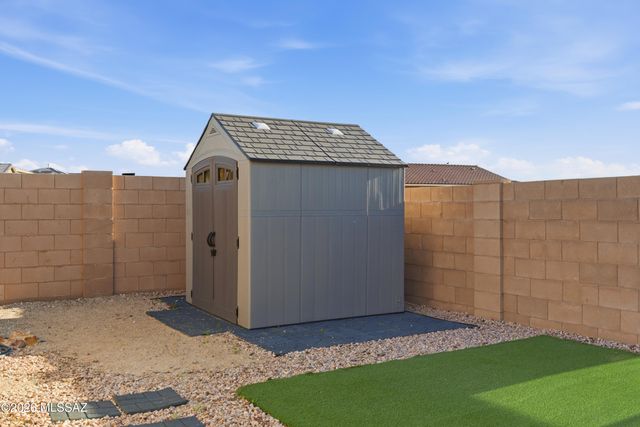 10100 S Rolling Water Drive, Vail, AZ 85641