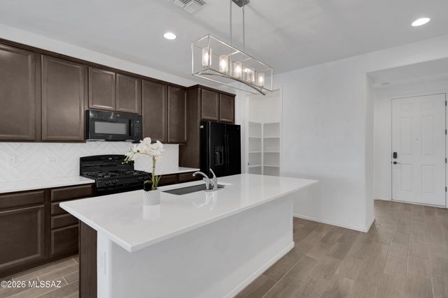 10100 S Rolling Water Drive, Vail, AZ 85641