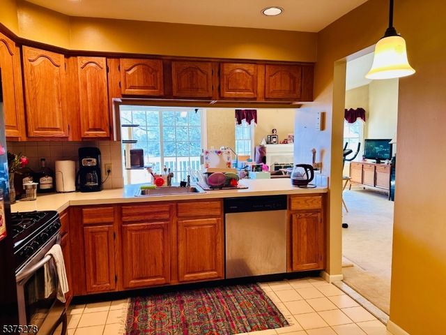 70 Boulder Run Rd, Paterson City, NJ 07501