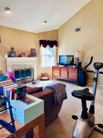 70 Boulder Run Rd, Paterson City, NJ 07501