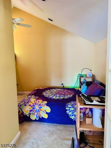 70 Boulder Run Rd, Paterson City, NJ 07501