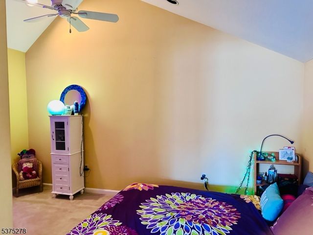 70 Boulder Run Rd, Paterson City, NJ 07501