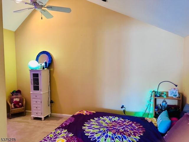 70 Boulder Run Rd, Paterson City, NJ 07501