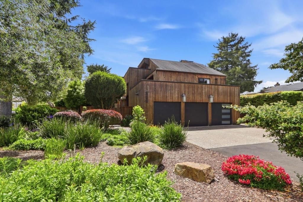 Image 1 of property listing at 328 Cliff Drive, Aptos, CA 95003
