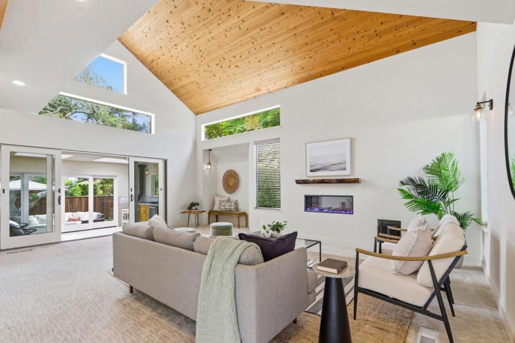 Image 12 of property listing at 328 Cliff Drive, Aptos, CA 95003