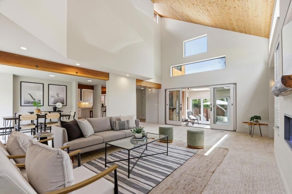 Image 13 of property listing at 328 Cliff Drive, Aptos, CA 95003