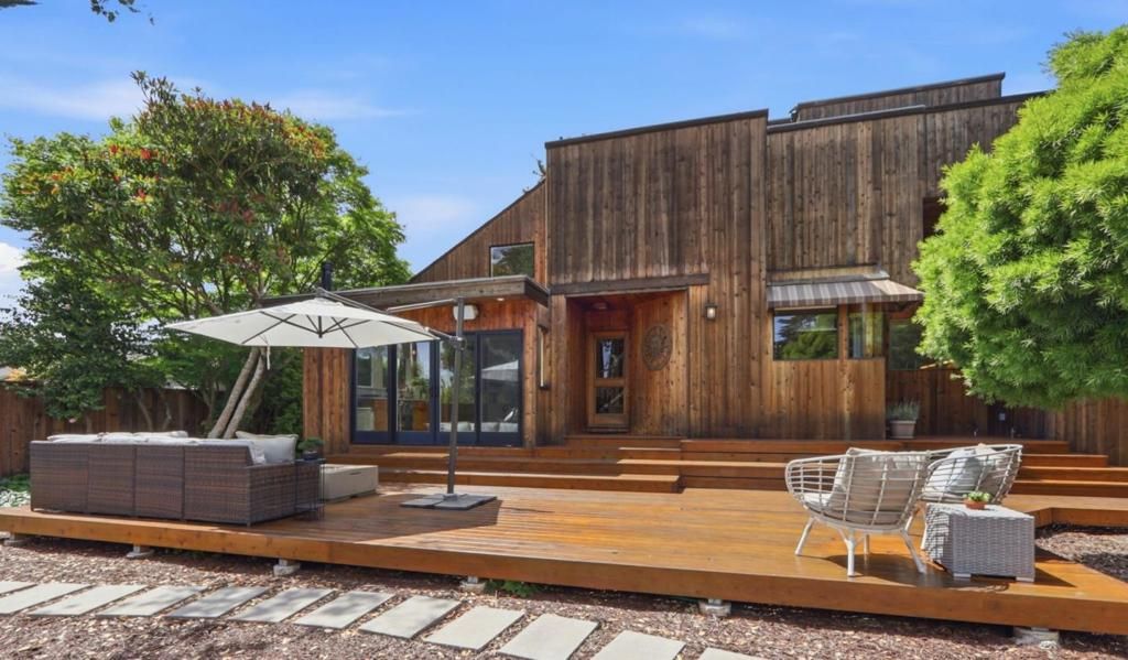 Image 7 of property listing at 328 Cliff Drive, Aptos, CA 95003