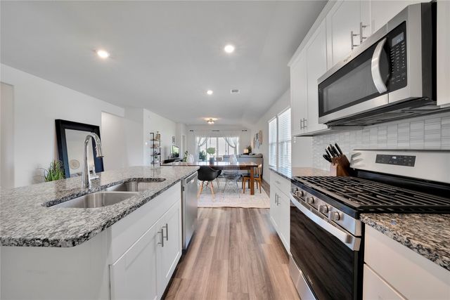 1817 Berry Ridge Trail, Aubrey, TX 76227