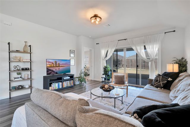 1817 Berry Ridge Trail, Aubrey, TX 76227