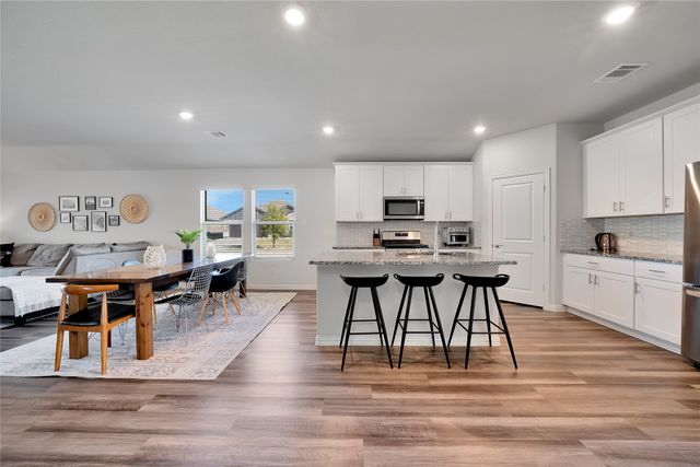 1817 Berry Ridge Trail, Aubrey, TX 76227