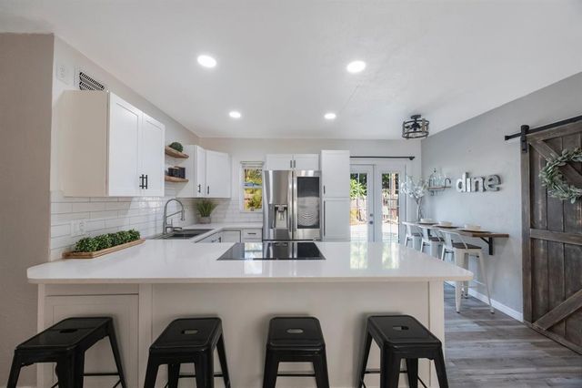 8946 93RD STREET, Seminole, FL 33777