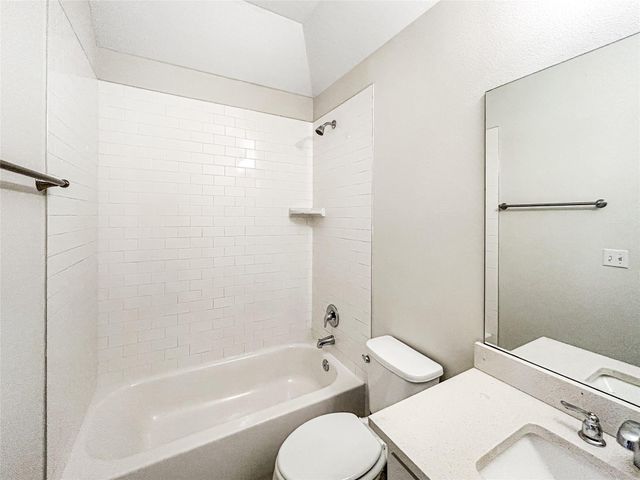 13001 Hymeadow DR 24, Austin, TX 78729