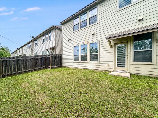 13001 Hymeadow DR 24, Austin, TX 78729