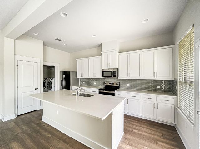 13001 Hymeadow DR 24, Austin, TX 78729