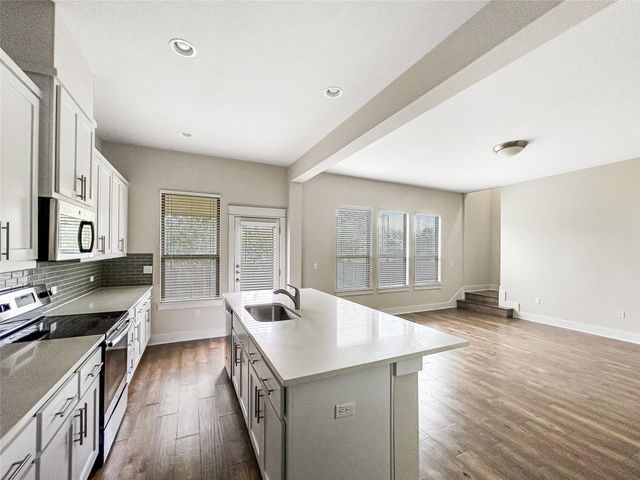 13001 Hymeadow DR 24, Austin, TX 78729