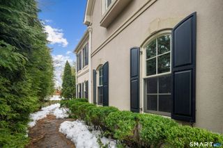 28 East Maple Street 28, New Canaan, CT 06840